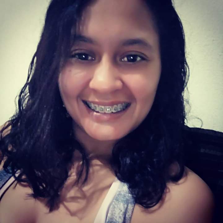 Maiara de Oliveira Freitas tinha 26 anos e deixa uma filha de 4 anos. (Foto: Acervo Pessoal)