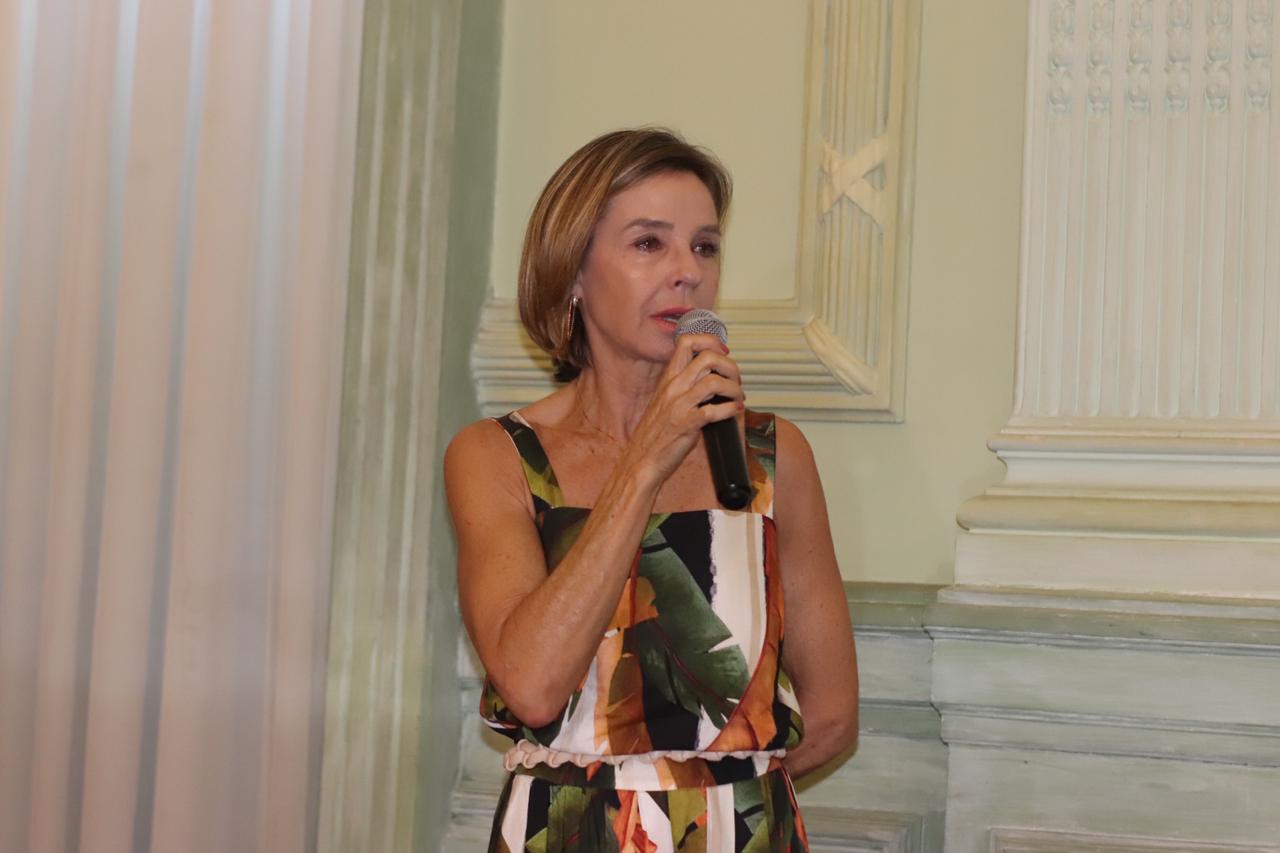 Rita Camata agradece homenagem feita ao esposo Gerson Camata (Foto: Bruno Fritz / Divulgação)
