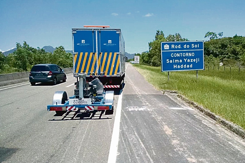 Barra com feixes de raio laser faz uma varredura na rodovia para identificar irregularidades (Foto: Divulgação)
