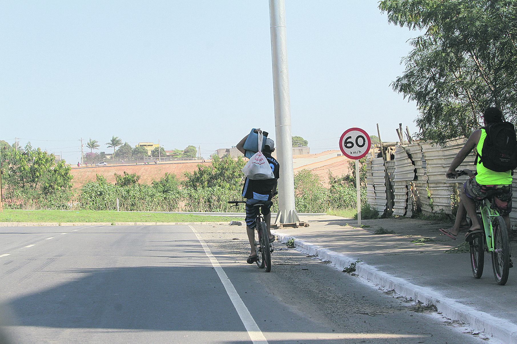 Rodovia Leste-Oeste, que interliga Vila Velha a Cariacica, tem sinalização insuficiente (Foto: Dayana Souza / AT)