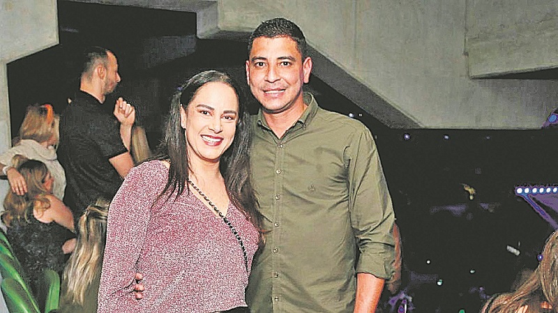 Silvia Abravanel está namorando Vinicius de Oliveira, que é policial (Foto: Fotos: divulgação)