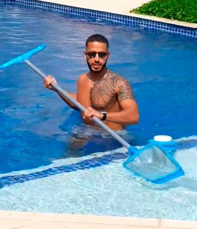 Tarik Artiba é o nome do mais novo amigo da artista (Foto: Reprodução / Instagram)