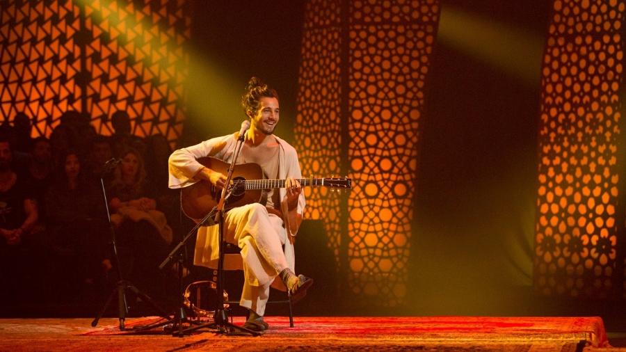 Tiago Iorc durante a gravação do seu Acústico MTV, em São Paulo (Foto: Marcos Hermes/Divulgação)