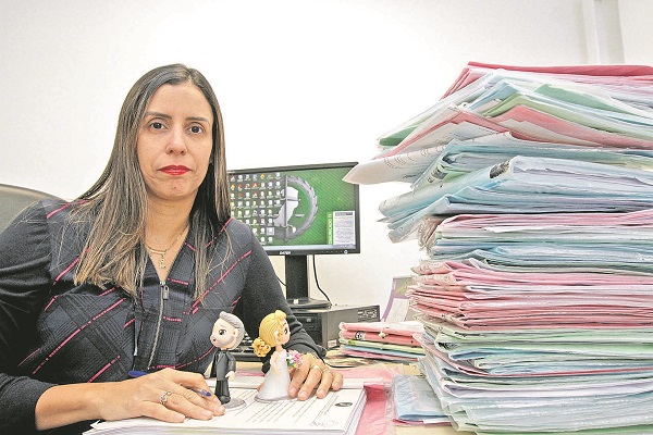 A defensora pública Priscila Libório disse que a maior queixa na hora de abrir um processo é em relação à traição (Foto: Kadidja Fernandes/AT)