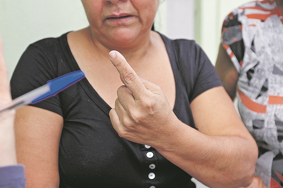 Vítima conta o desespero de ficar sob a mira de arma durante uma hora. (Foto: Antonio Moreira/AT)