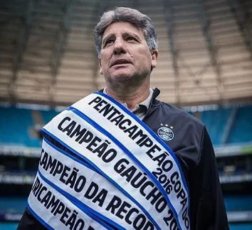 Imagem ilustrativa da imagem Grêmio anuncia renovação de contrato com técnico Renato Gaúcho até o fim de 2020