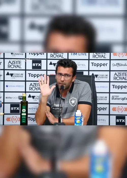 Imagem ilustrativa da imagem Com contrato, Valentim diz que segue no Botafogo em 2020