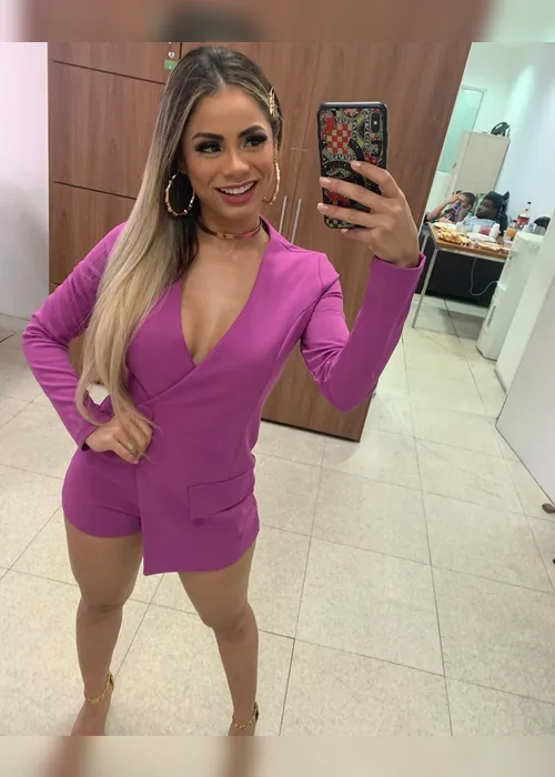 Imagem ilustrativa da imagem Lexa perde 16 kg para o Carnaval e diz que fez terapia após problemas na festa de 2019