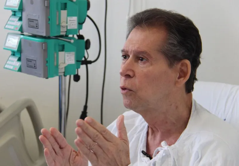 Vamberto Castro recebe tratamento de médicos da USP que fez desaparecer células de linfoma 