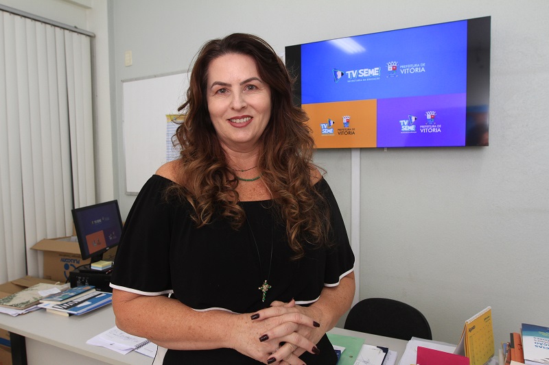 Adriana Sperandio, secretária de Educação de Vitória, anunciou que espaço também terá um Centro de Línguas (Foto: Dayana Souza/ AT/ 16/10/2019)