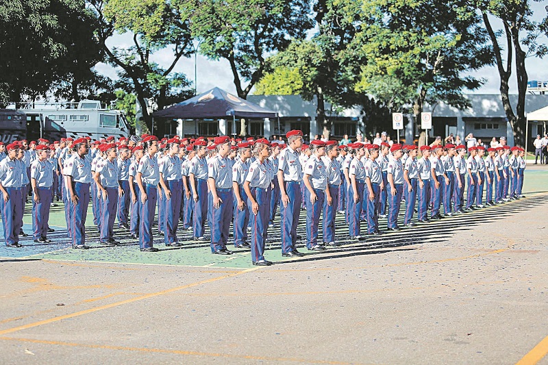 Alunos de escola cívico-militar, em Brasília: modelo de ensino já está programado para ser utilizado em Viana. (Foto: Agência Brasília)