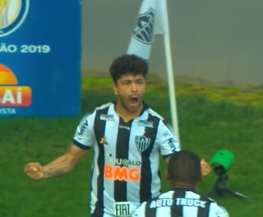 Luan marcou o primeiro gol da partida (Foto: Reprodução/ SporTV/ Premiere)