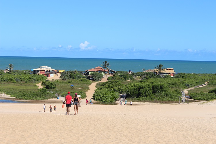 Acesso a praias do município foi proibido (Foto: Reprodução/Arquivo do Jornal A Tribuna)