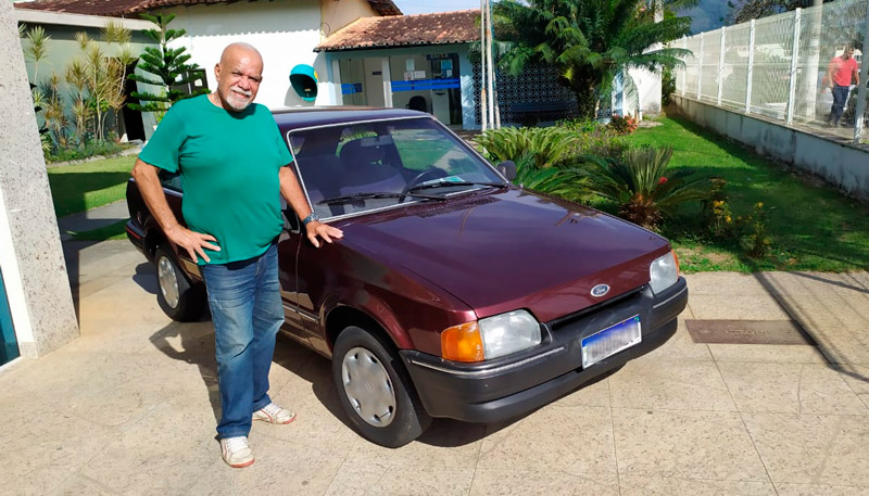 Alfredo ganhou um novo carro dado pelos colegas (Foto: Divulgação / Prefeitura de Guarapari)