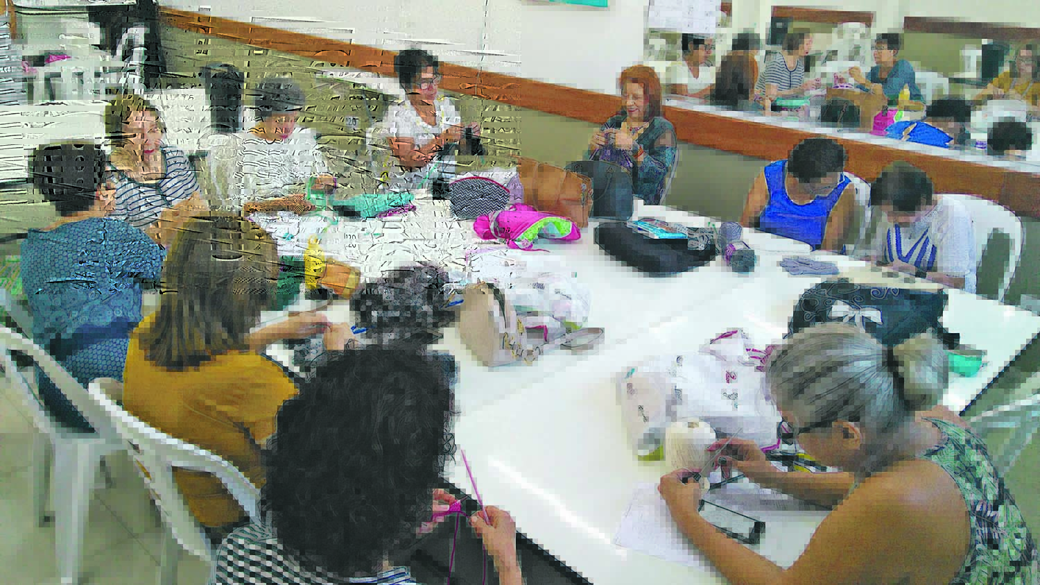A Celga oferece, em duas unidades, 36 cursos como biscuit, chinelos, crochê, tricô e boneca de pano, entre outros (Foto: Divulgação/ Celga)