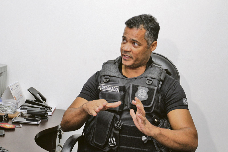 Delegado Rodrigo Rosa diz que a polícia já investigava o crime, mas não tinha pistas sobre os acusados (Foto: Antonio Moreira / AT - 26/04/2019)