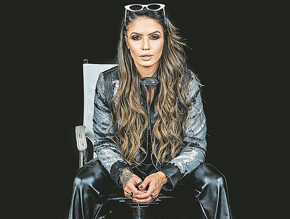 DJ Monia vai comandar Halloween da Ilha, na Praia do Canto (Foto: Divulgação)