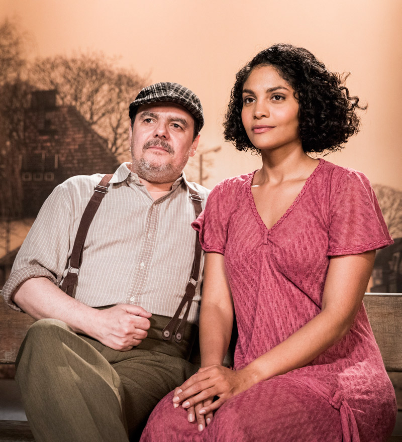 Cássio Gabus Mendes e Bárbara Reis formam casal no remake (Foto: Raquel Cunha/ TV Globo)
