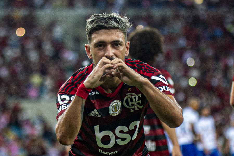 Arrascaeta durante comemoração do gol da partida (Foto: Alexandre Vidal, Marcelo Cortes & Paula Reis/ Fla Imagem/ Divulgação)