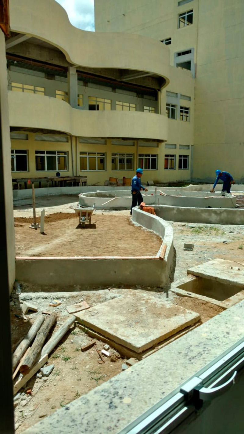 Hospital deve ser entregue em março do ano que vem (Foto: Gleberson Nascimento / AT)