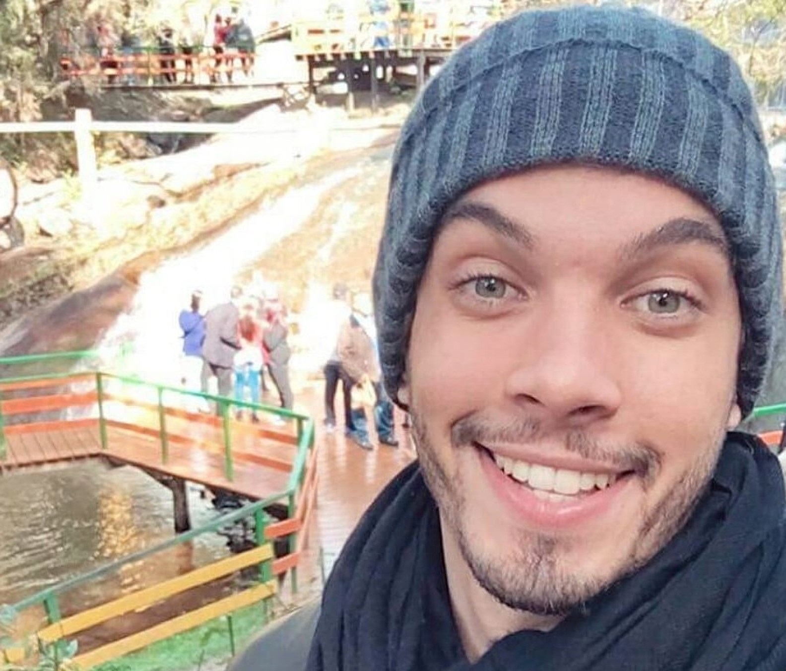 O jogador de futebol Lucas Oliveira morreu após ser atropelado por uma caminhonete. (Foto: Reprodução/Facebook)