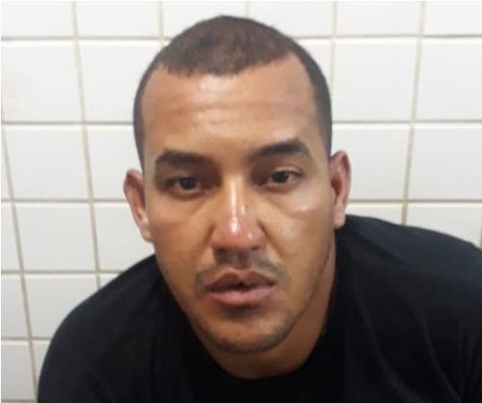 Marco Antônio Ferreira de Oliveira está foragido. (Foto: Divulgação/Polícia Civil)
