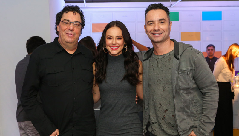 Marco Luque, Paolla Oliveira e Casagrande nos bastidores de gravação (Foto: Reginaldo Teixeira/TV Globo)