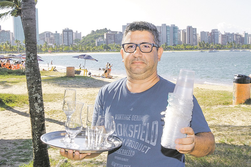 dono de quiosque na Curva da Jurema, Marcos Aurélio Lobo apoia o projeto: “A adaptação não será difícil”. (Foto: Leone Iglesias/AT)