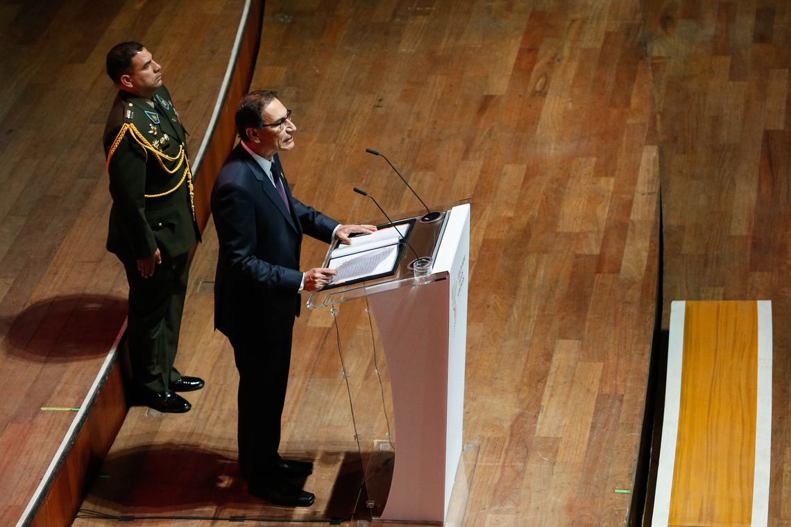 O presidente do Peru, Martín Vizcarra, decidiu nesta segunda-feira (30) dissolver o Congresso do país. (Foto: Alan Santos/PR)
