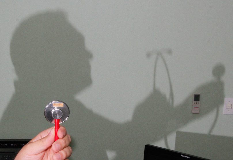 Médico relembrou o atendimento que fez a um criminoso (Foto: Fábio Nunes / AT)