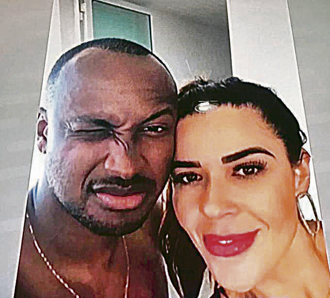 Modelo e Thiaguinho, em clique divulgado no Fofocalizando (Foto: Reprodução / SBT)