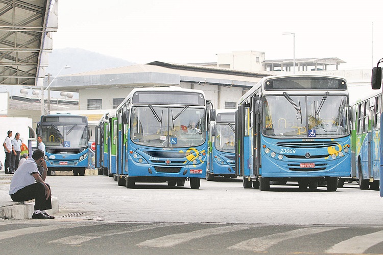 Ônibus do Transcol (Foto: Kadidja Fernandes/AT)