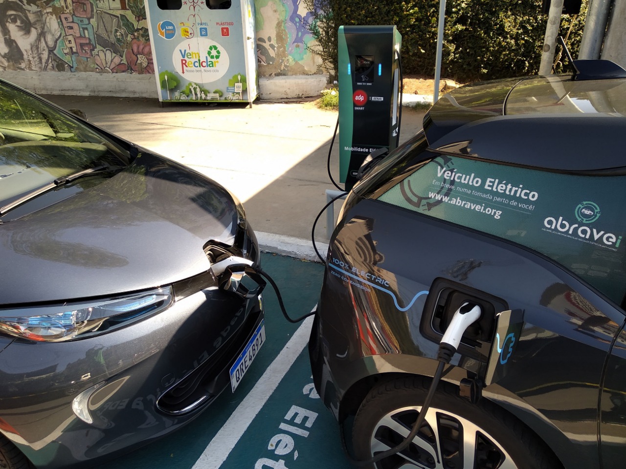 A cidade de Cachoeiro de Itapemirim ganhou na terça-feira (8) o seu primeiro posto de recarga de carro elétrico. (Foto: Alessandro de Paula)