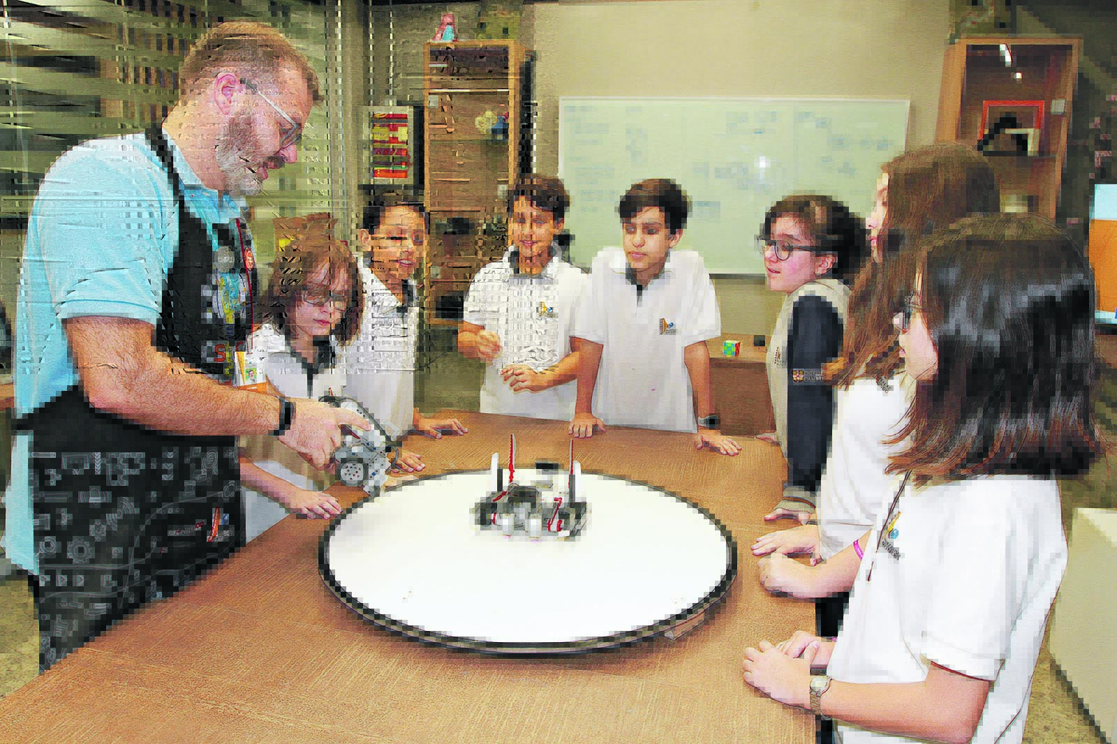 Estudantes desenvolvem a colaboração, o uso racional dos materiais e o empreendedorismo em ambientes interativos e estimulantes (Foto: Divulgação/ Centro Educacional Primeiro Mundo)