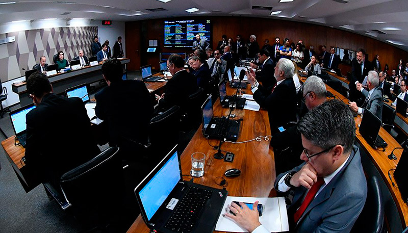 Reunião da Comissão de Constituição e Justiça deste terça-feira (Foto: Geraldo Magela/Agência Senado)