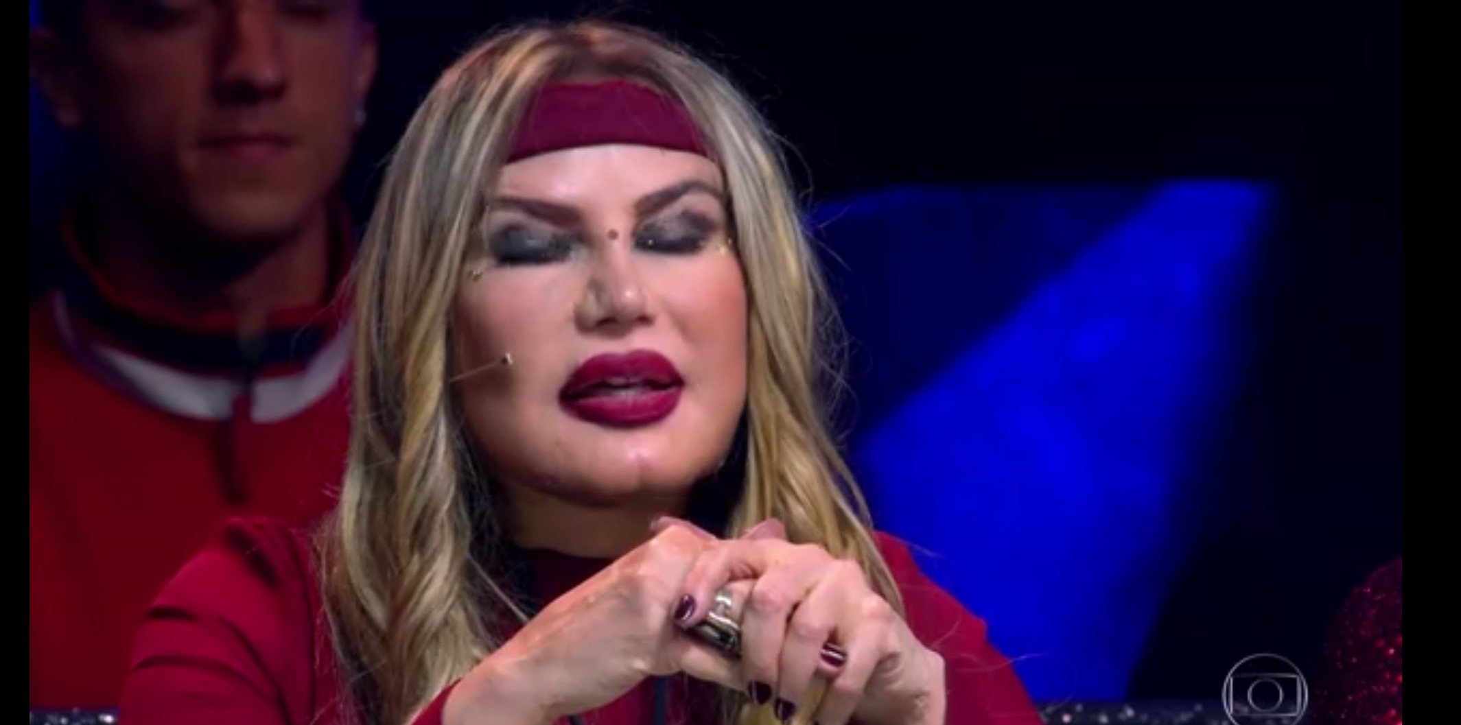 Visual da cantora Rosana, jurada do programa