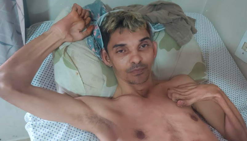 Siri vive em cima de uma cama e, dali, comandava o crime na Região Serrana do Estado. (Foto: Divulgação / PCES)
