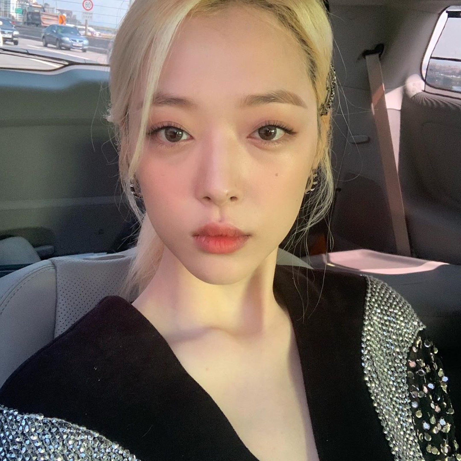 Sulli, conhecida por ter cantado no grupo de k-pop f(x), foi encontrada morta aos 25 anos de idade. (Foto: Reprodução/Instagram)