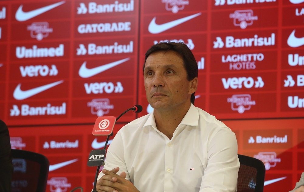Treinador foi apresentado na tarde desta terça-feira (Foto: Ricardo Duarte / Internacional)