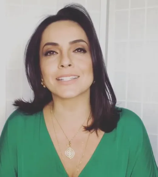 Imagem ilustrativa da imagem "Pior que um assalto à mão armada", diz Izabella Camargo sobre demissão da Globo