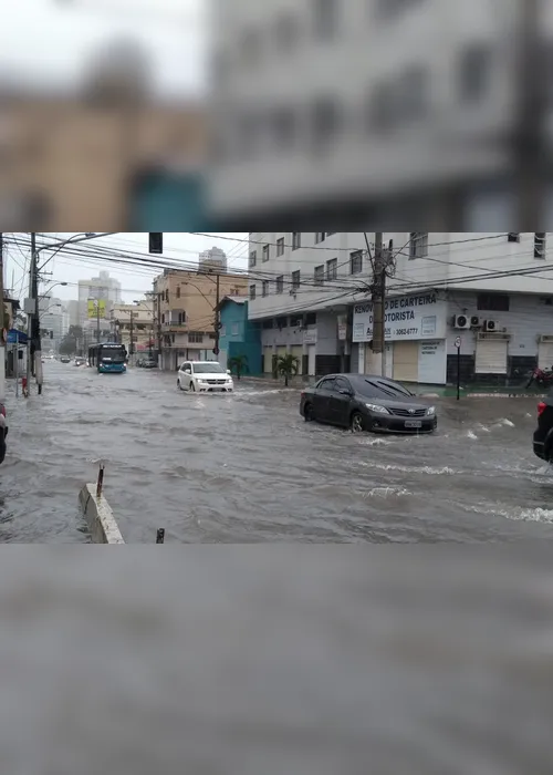 Imagem ilustrativa da imagem Institutos alertam para fim de semana de chuvas intensas no Estado