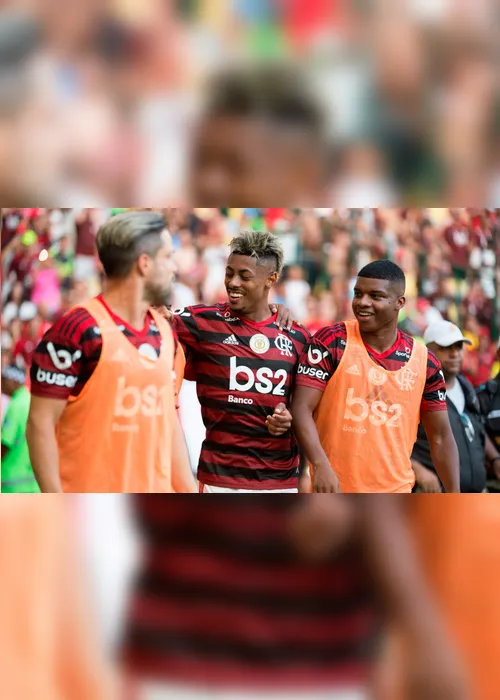 Imagem ilustrativa da imagem Flamengo renova com Bruno Henrique até 2023 e confirma saída de Marí