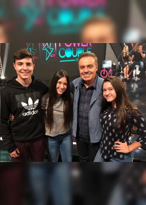 Imagem ilustrativa da imagem Filhos de Gugu retornam aos EUA e voltam às aulas nessa segunda-feira