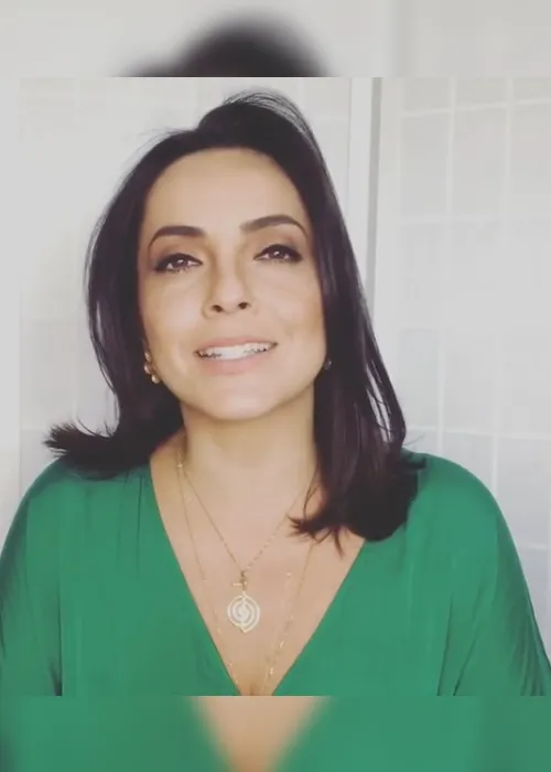 Imagem ilustrativa da imagem "Pior que um assalto à mão armada", diz Izabella Camargo sobre demissão da Globo