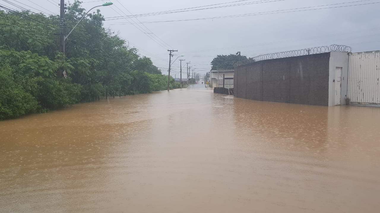 Alagamento em Campo Verde, Viana (Foto: Ygor Cássio)