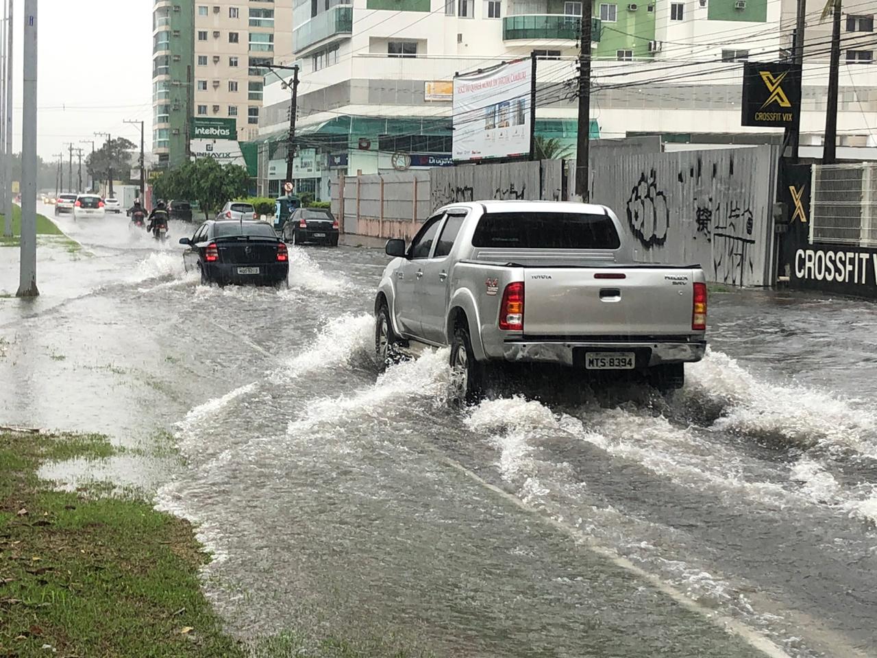 Chuva forte na manhã desta quarta provocou alagamentos na avenida Norte Sul (Foto: Kadidja Fernandes/ AT/ 20/11/19)