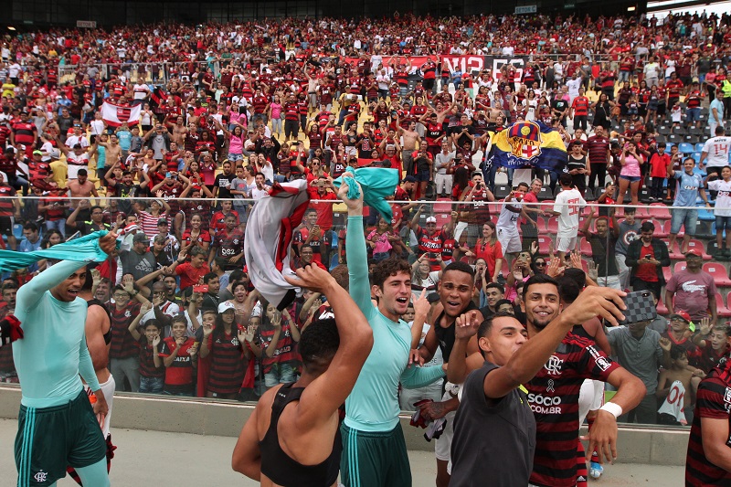 Jogadores comemoram a classificação para a final (Foto: Beto Morais/ AT/ 17/11/19)