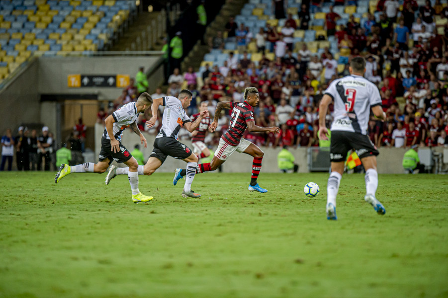 Bruno Henrique durante partida contra o Vasco (Foto: Alexandre Vidal, Marcelo Cortes e Paula Reis /Fla Imagem/ Divulgação)