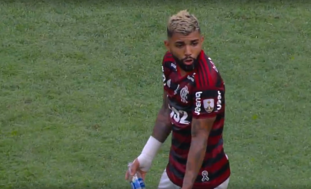 Gabigol foi expulso no fim da partida contra o River. (Foto: Reprodução)