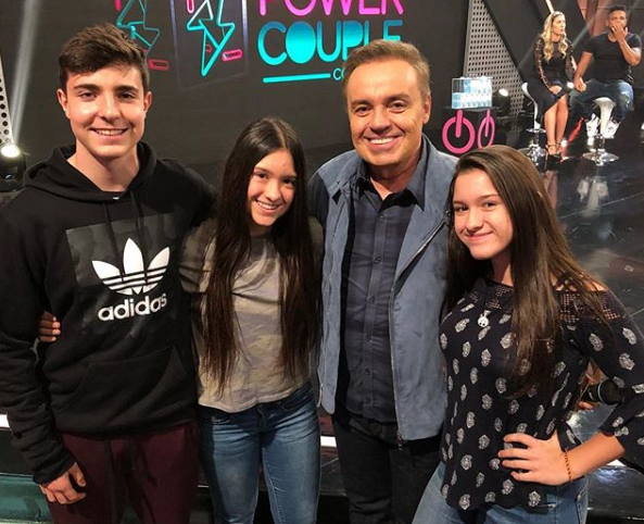 Gugu Liberato com os filhos João Augusto, Marina e Sofia (Foto: Reprodução)